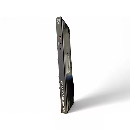 Used Native Instruments KOMPLETE KONTROL M32 - musicians--Friend