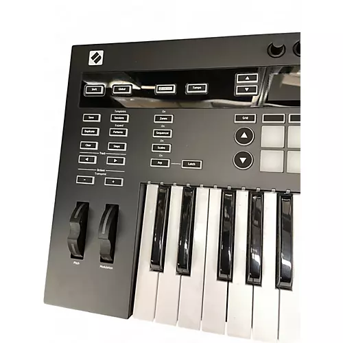 Used Novation 61SL MKIII - musicians--Friend