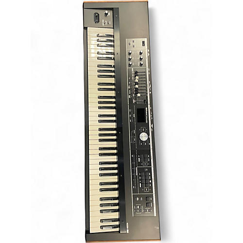 Used Roland VR730 Organ - musicians--Friend