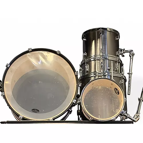 Used Pearl 5 Piece Forum Metallic Silver Drum Kit Metallic Silver - musicians--Friend