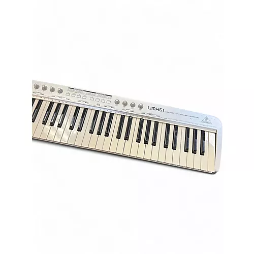 Used Behringer UMX61 Synthesizer - musicians--Friend