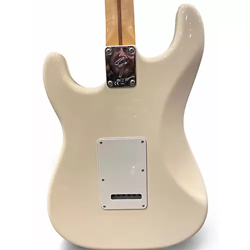 Used Fender Standard Stratocaster Arctic White Solid Body Electric Guitar Arctic White - musicians--Friend