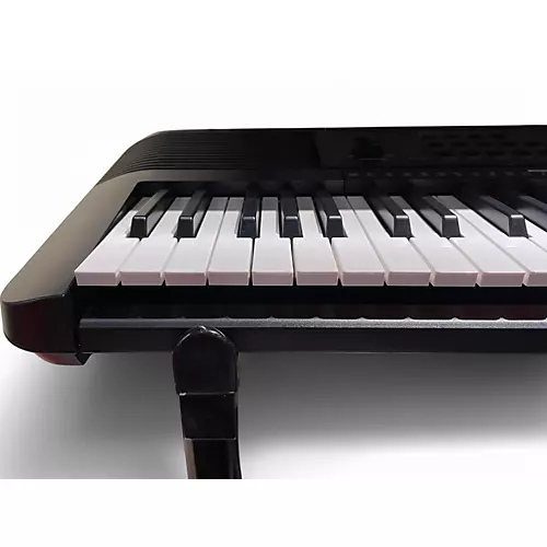 Used Yamaha PSR-E273 Portable Keyboard - musicians--Friend