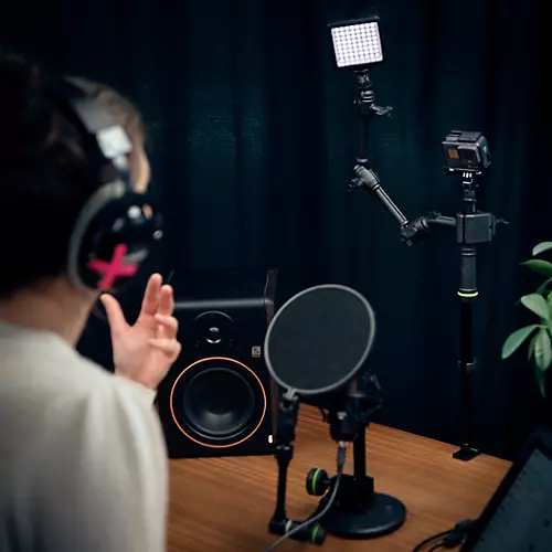 Gravity Stands Gravity MS 0200 SET1 - Microphone Pole for Table Mounting Including Table Clamp and Boom - musicians--Friend