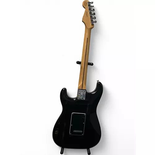 Used 2023 Fender Player Stratocaster Black Solid Body Electric Guitar Black - musicians--Friend