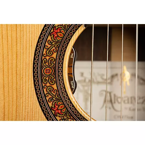 Alvarez Yairi CYM75ce Cutaway Nylon-String Classical Acoustic-Electric Guitar Natural - musicians--Friend