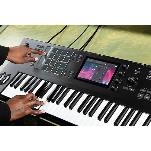 Akai Professional MPC Key 61 Production Synthesizer Essentials Bundle - musicians--Friend