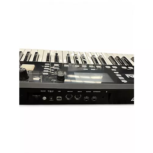 Used Akai ADVANCE 61 - musicians--Friend