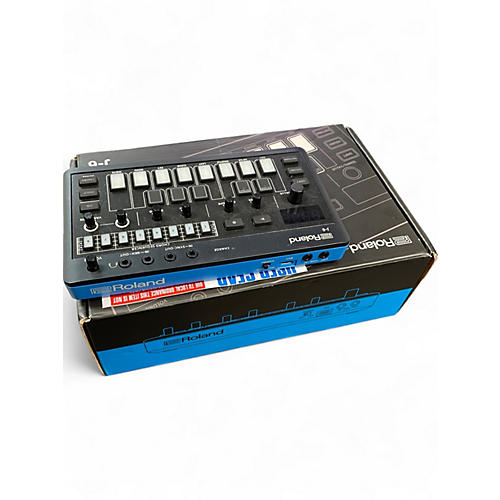 Used Roland J6 Synthesizer - musicians--Friend