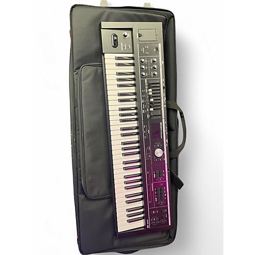 Used Roland vr-09 Portable Keyboard - musicians--Friend