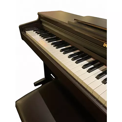 Used Dynatone SLP-210 Digital Piano - musicians--Friend