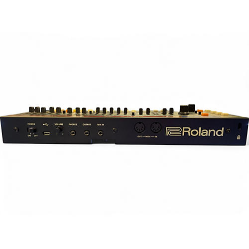 Used Roland JU-06A Synthesizer - musicians--Friend
