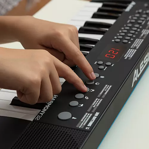 Alesis Harmony 32 32-Key Portable Keyboard With Built-In Speakers - musicians--Friend