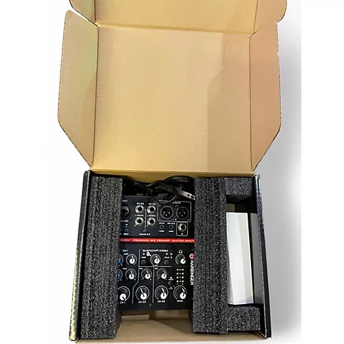 Used Harbinger LV7 Powered Mixer - musicians--Friend