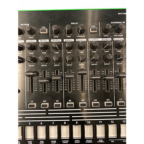 Used Roland TR-8 Production Controller - musicians--Friend