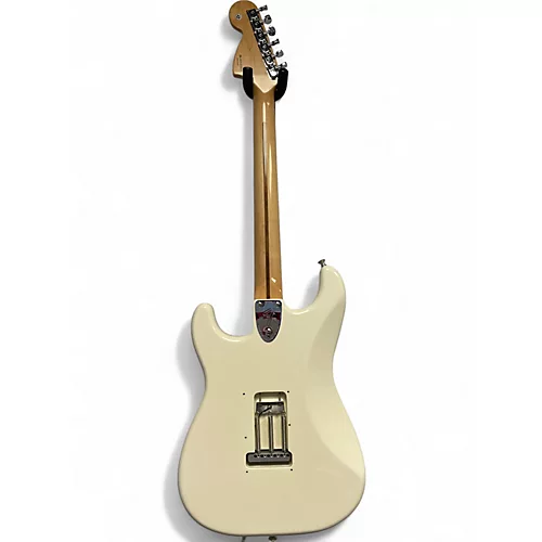 Used 2006 Fender Classic Series '70s Stratocaster Arctic White Solid Body Electric Guitar Arctic White - musicians--Friend