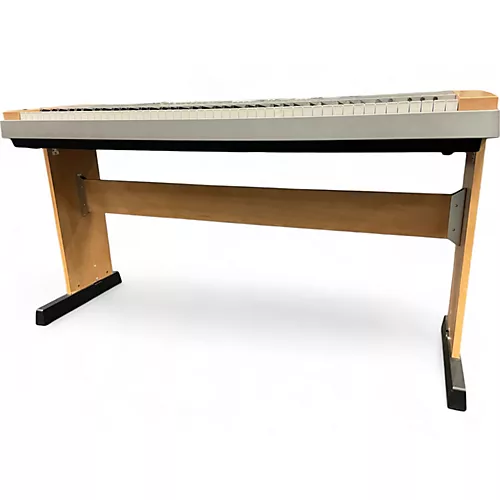 Used Yamaha DGX640 88 Key Digital Piano - musicians--Friend