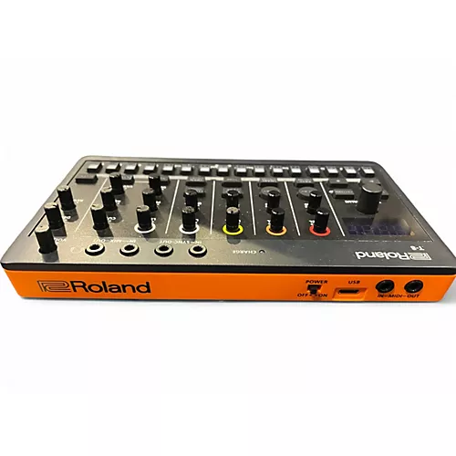 Used Roland T-8 Synthesizer - musicians--Friend