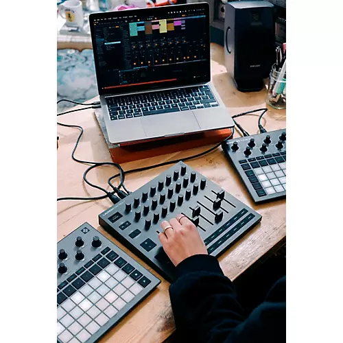 Novation Launch Control XL 3 - musicians--Friend