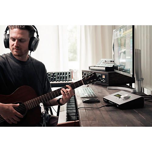 Universal Audio Apollo x4 Gen 2 12x18 Thunderbolt 3 Audio Interface Essentials - musicians--Friend