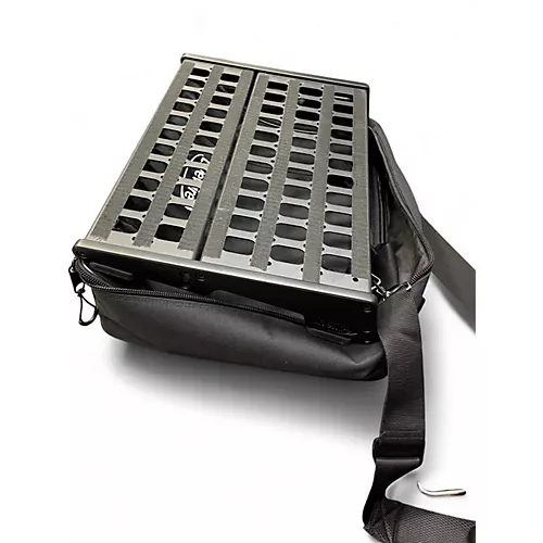 Used Livewire PB400 Pedal Board - musicians--Friend