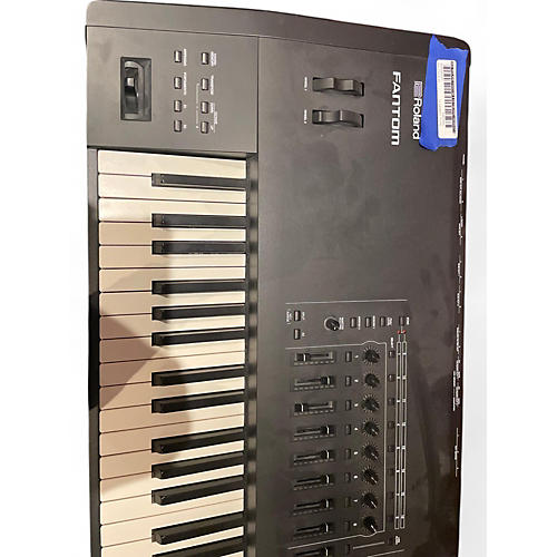 Used Roland Fantom 8 Keyboard Workstation - musicians--Friend