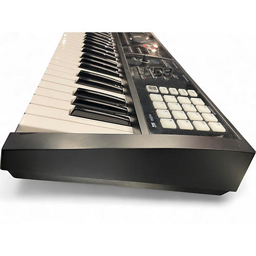 Used Roland Fantom 06 Keyboard Workstation - musicians--Friend