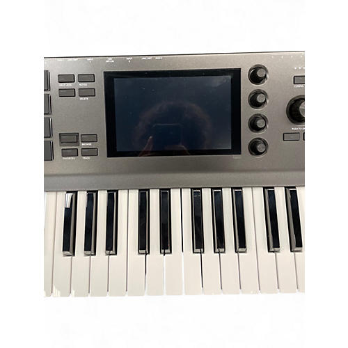 Used Akai Professional MPC Key 61 Keyboard Workstation - musicians--Friend