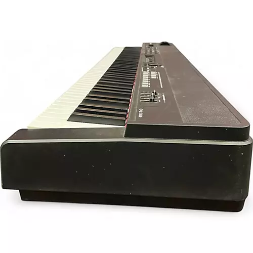 Used Yamaha CP-40 - musicians--Friend