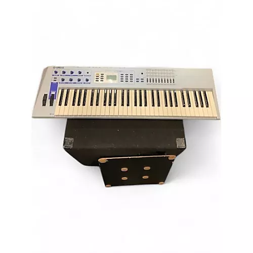 Used Yamaha CS2X Synthesizer - musicians--Friend