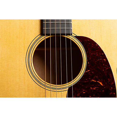 Martin Standard Series 000-18 Auditorium Acoustic Guitar - musicians--Friend