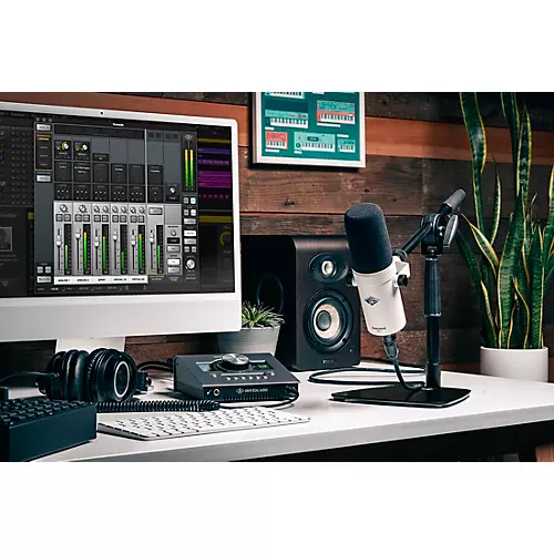 Universal Audio SD-1 Standard Dynamic Microphone - musicians--Friend