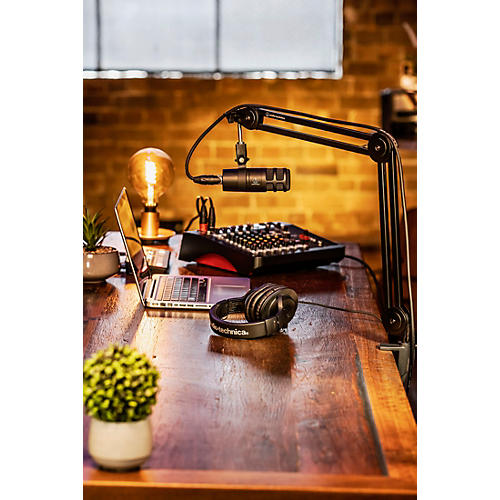 Mackie ProFX10v3+ Content Creator Bundle With AT2040 Microphone and ATH-M20X Headphones - musicians--Friend