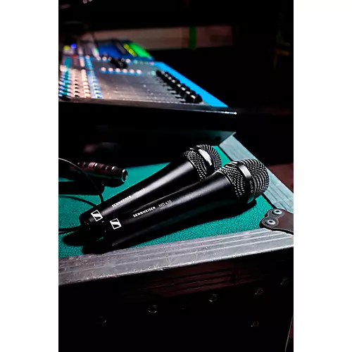 Sennheiser MD 445 Dynamic Vocal Microphone - musicians--Friend