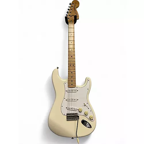 Used 2006 Fender Classic Series '70s Stratocaster Arctic White Solid Body Electric Guitar Arctic White - musicians--Friend