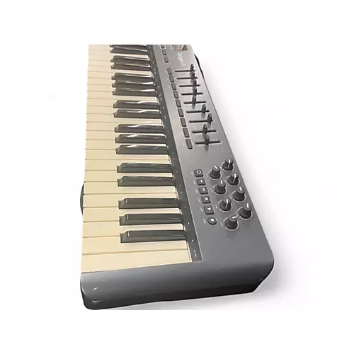 Used M-audio  oxygen 49 - musicians--Friend