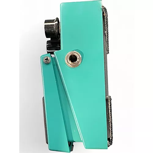 Used BOSS TR2 Tremolo Effect Pedal - musicians--Friend