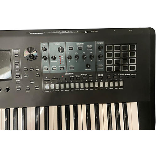 Used Roland Fantom 6 Keyboard Workstation - musicians--Friend