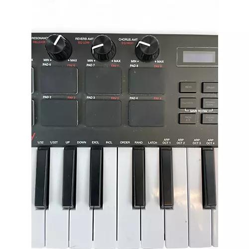 Used Akai Professional Mpk Mini Play - musicians--Friend