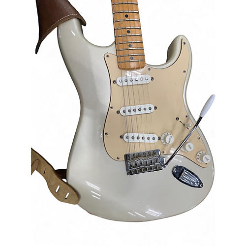 Used 2006 Fender 60th Anniversary Stratocaster Blizzard Pearl Solid Body Electric Guitar Blizzard Pearl - musicians--Friend