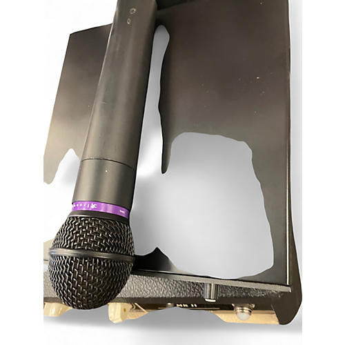Used Audio-Technica ATWR220 Dynamic Microphone - musicians--Friend
