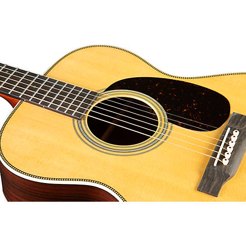 Martin 000-28 Standard Auditorium Acoustic Guitar Natural - musicians--Friend