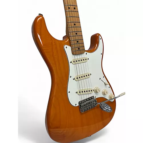 Used Fender Vintera 70s Stratocaster aged natural Solid Body Electric Guitar aged natural - musicians--Friend