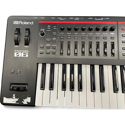 Used Roland Fantom 06 Keyboard Workstation - musicians--Friend