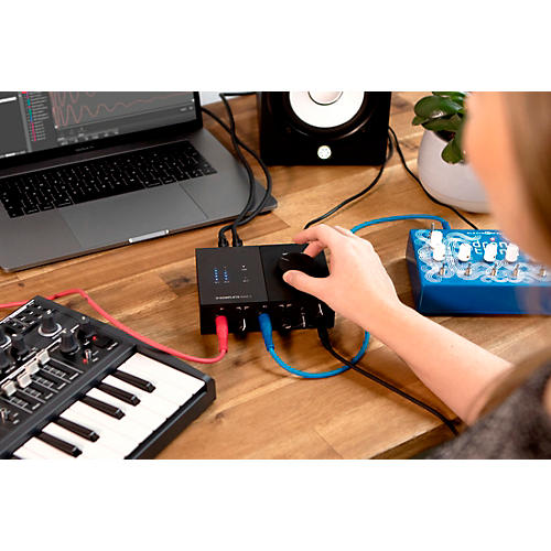 Native Instruments KOMPLETE AUDIO 1 USB Audio Interface - musicians--Friend