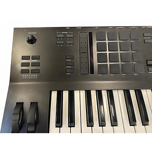 Used Akai Professional MPC Key 61 Keyboard Workstation - musicians--Friend