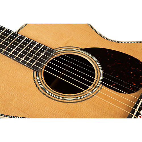 Martin OM-28E Modern Deluxe Orchestra Acoustic-Electric Guitar Natural - musicians--Friend