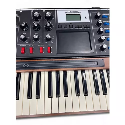 Used Moog Minimoog Voyager XL Synthesizer - musicians--Friend