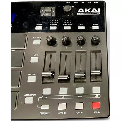 Used Akai Professional MPD226 MIDI Controller - musicians--Friend