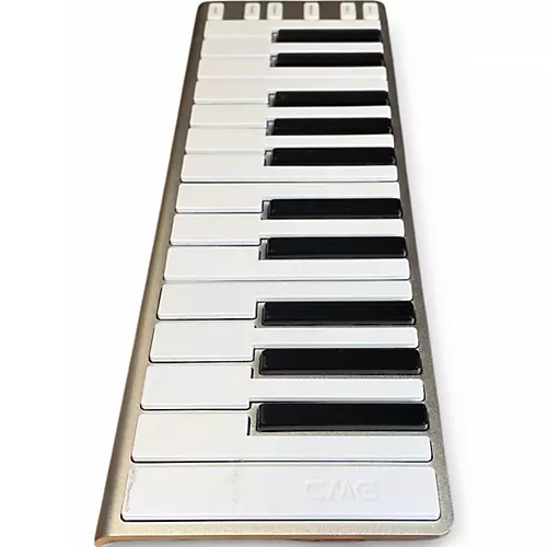 Used CME Xkey Portable Keyboard - musicians--Friend